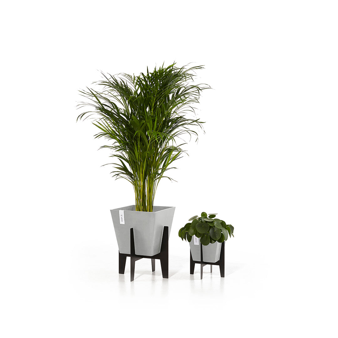 Jalusta 30cm musta - Ecopotskauppa