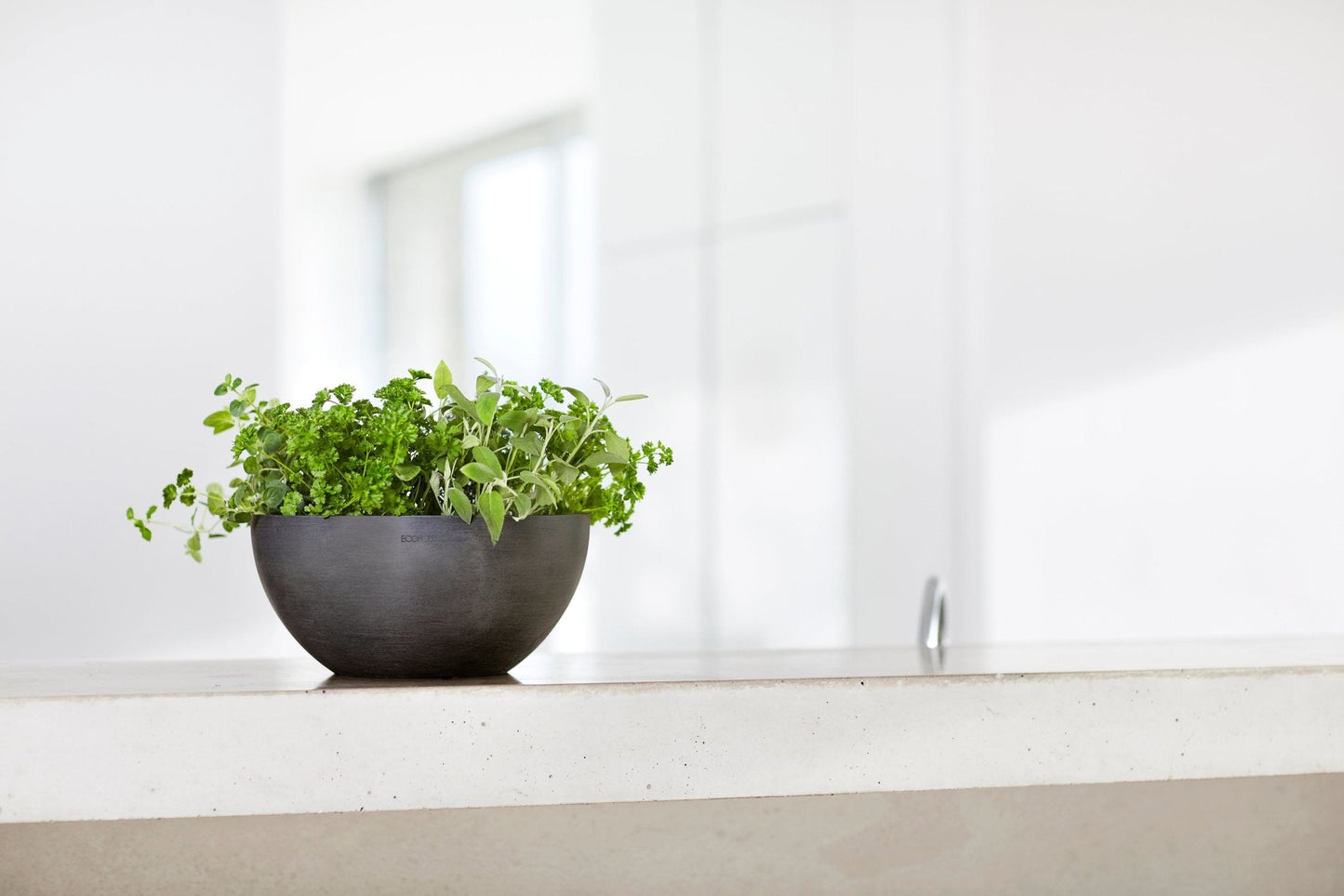 Kukkaruukku - Ecopots - Brysseli 35cm tummanharmaa - Ecopots - Uuden aikakauden kukkaruukku kierrätysmateriaalista