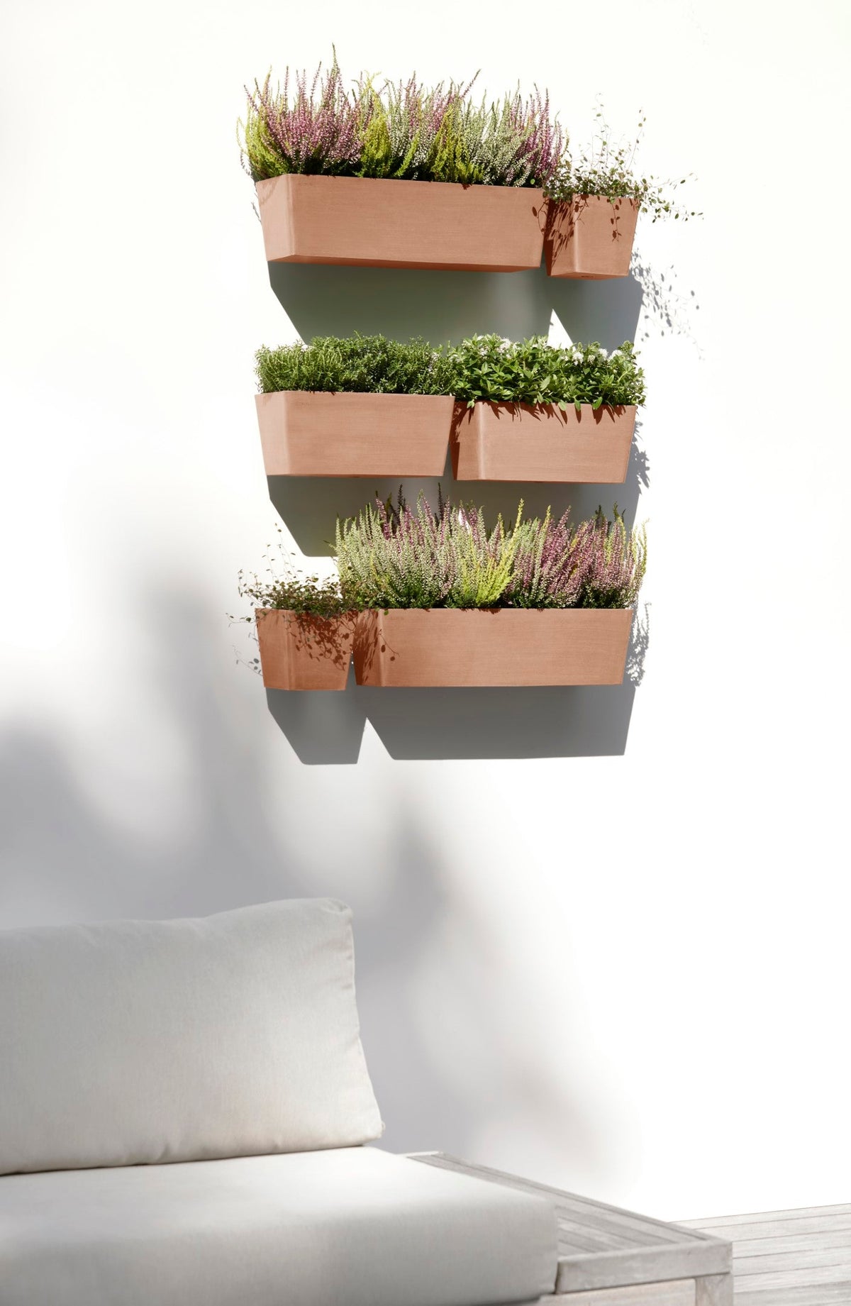 Kukkaruukku Manhattan seinälle 15cm terracotta – tunnelmakuva