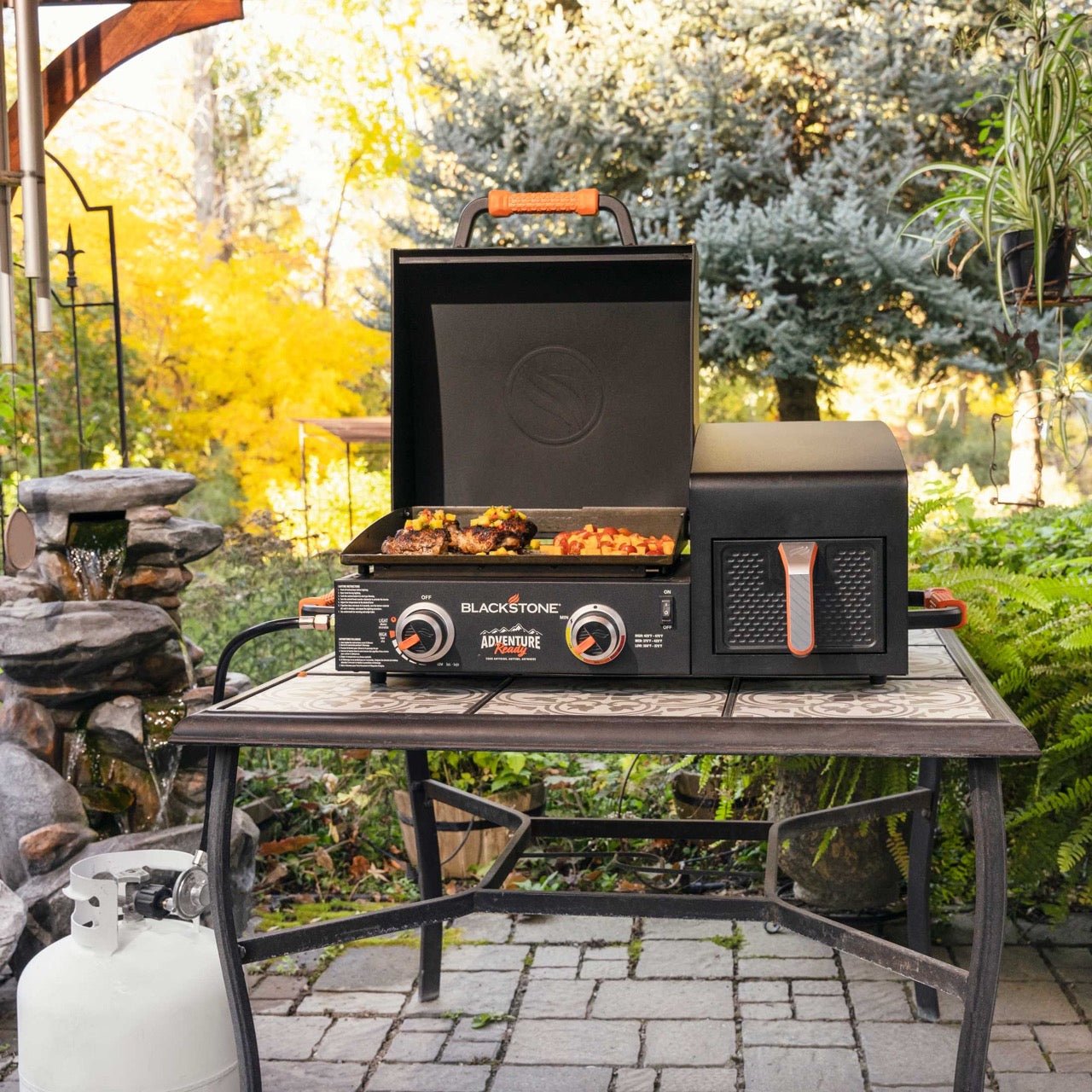 Blackstone 17” ParilaGrilli / AirFryerilla 12V - ParilaGrillien ja tarvikkeiden verkkokauppa!